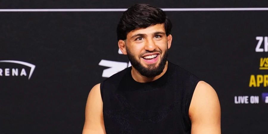 «Он просто мусор, не топ-боец». Лидер рейтинга UFC высказался о претенденте на титул