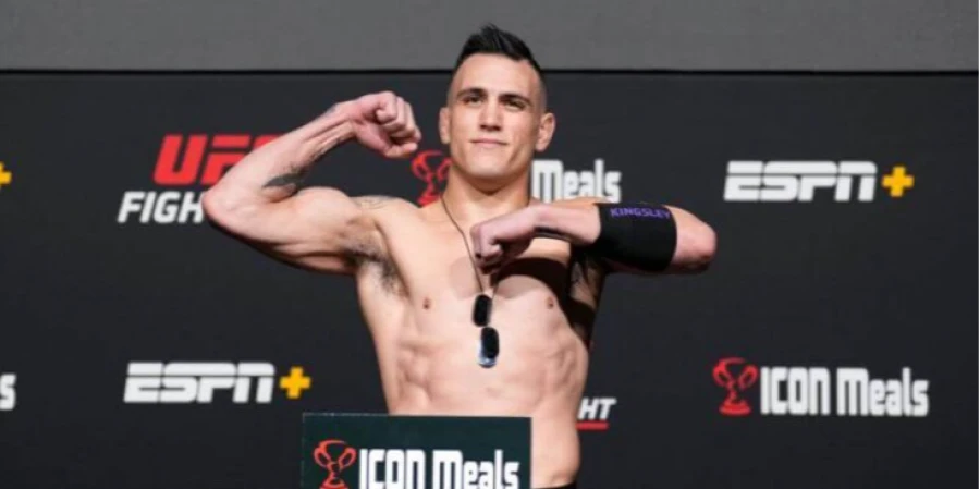 Прецедент в истории: результат боя на UFC изменен из-за ошибки судей