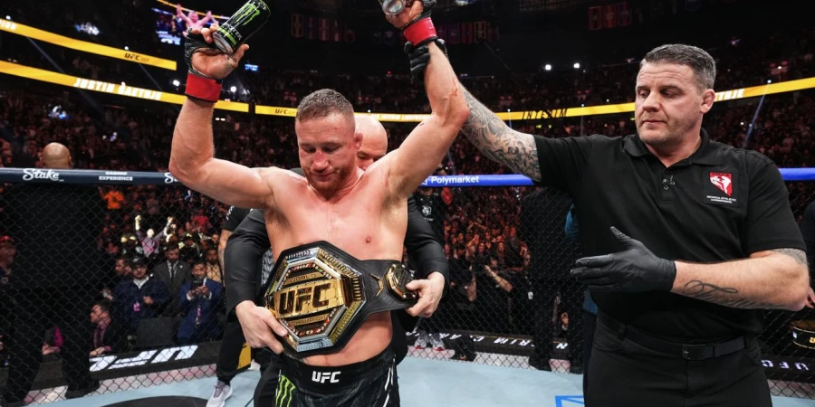 Временный чемпион UFC высказался о бое с Илией Топурией