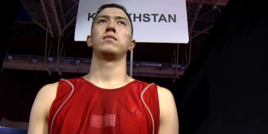 Жесткое выступление Айбарулы принесло Казахстану финал Кубка мира