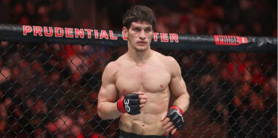 Мэтт Браун раскритиковал UFC за лишение Евлоева титульного шанса