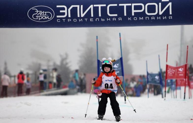 Шымбұлақта балалар арасында тау шаңғысынан жарыс өтті