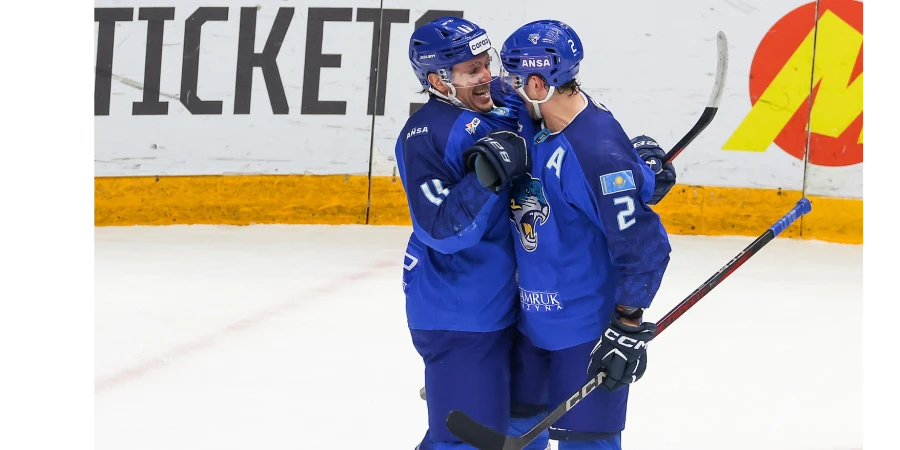 «Барыс» дожимает «Салават Юлаев»: 4:4 в третьем периоде (видео)