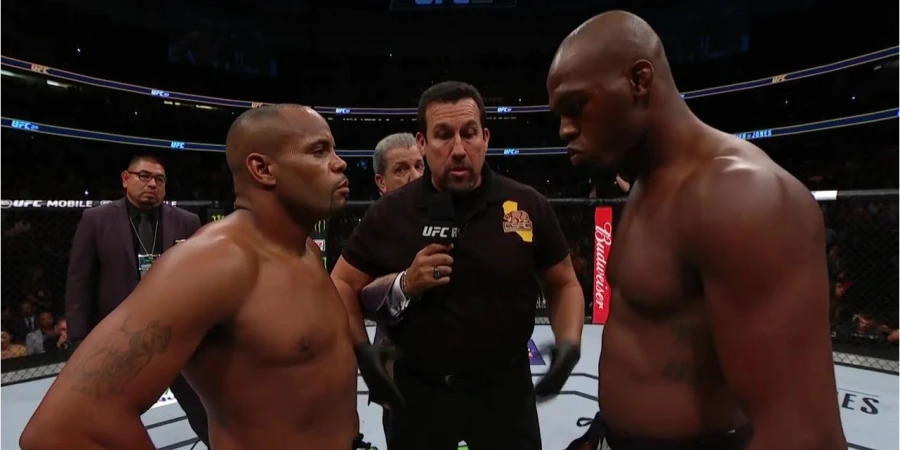 Тренер Джонса раскритиковал шансы Кормье на досрочную победу