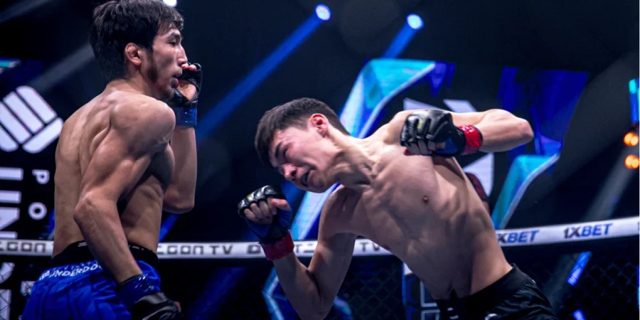 Поединок на турнире лиги OCTAGON обернулся открытой рубкой