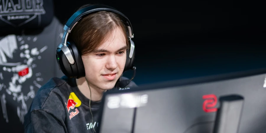 Украинский киберспортсмен высказался о споре за звание лучшего игрока 2025 года в CS2