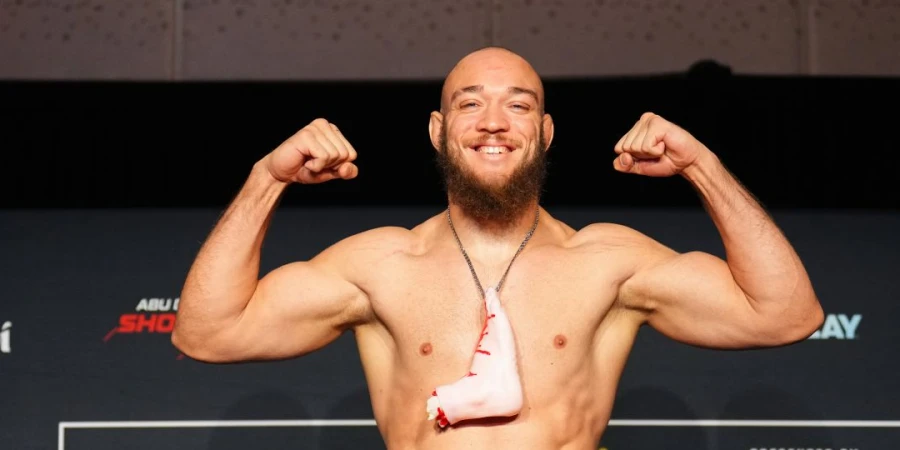 Объявлены обладатели бонусов турнира UFC 321