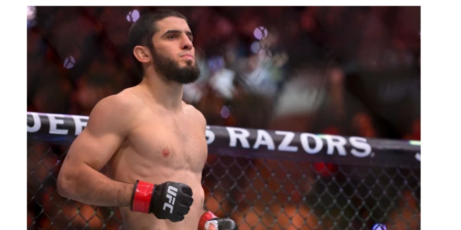 Махачев идет в полусредний вес — и уже назван его главный враг