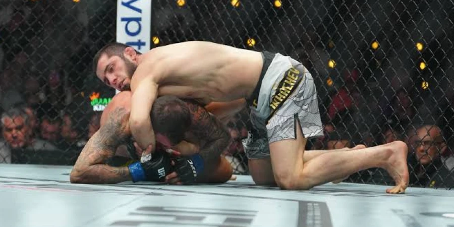 Тренер Махачева поставил Иана Гарри на место перед UFC 330