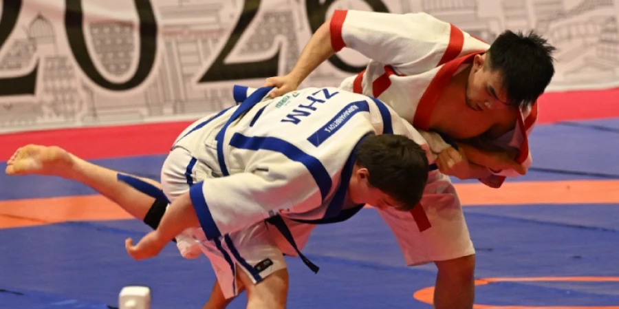 Қазақ күресінен Қазақстан кубогы: Алғашқы күннің жеңімпаздары мен жүлдегерлері белгілі болды