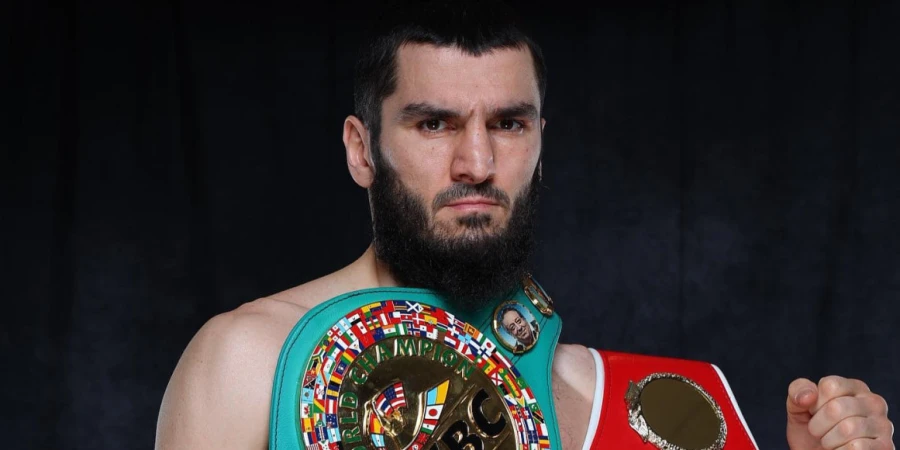 Артур Бетербиев опубликовал фото с Геннадием Головкиным и сделал заявление