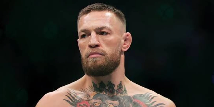 Бывший чемпион ММА "обрушился" на непобедимого чемпиона из мира бокса