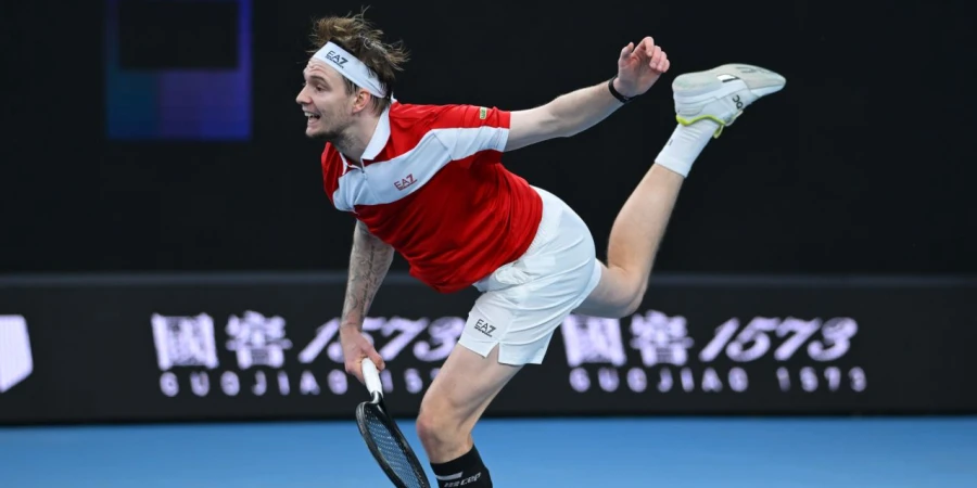 Разгромом завершился матч Александра Бублика за выход в финал престижного турнира