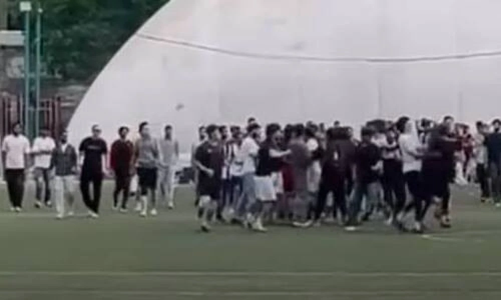 Алматыда өткен футбол матчы жаппай төбелеспен аяқталды (видео)