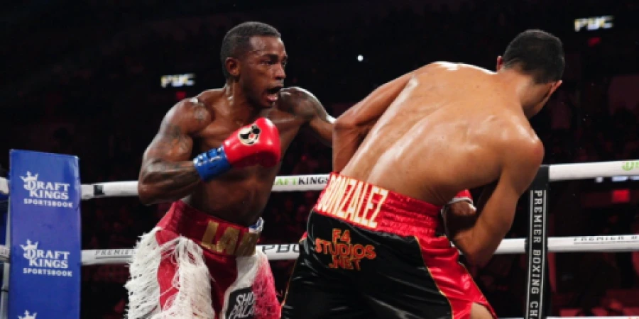 Эрисланди Лара чемпиондық белбеуін сақтап қалды