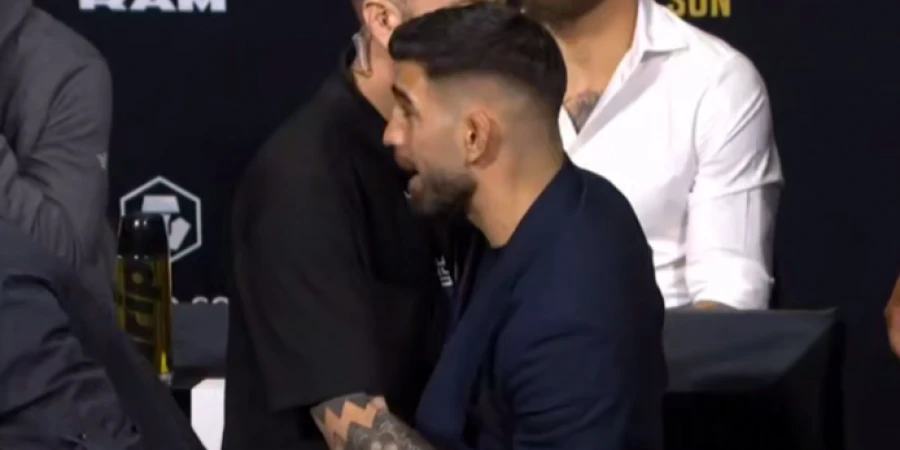 В UFC еще одна стычка вне октагона