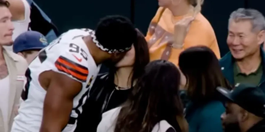 Звезда НФЛ снял вопросы об отношениях с чемпионкой