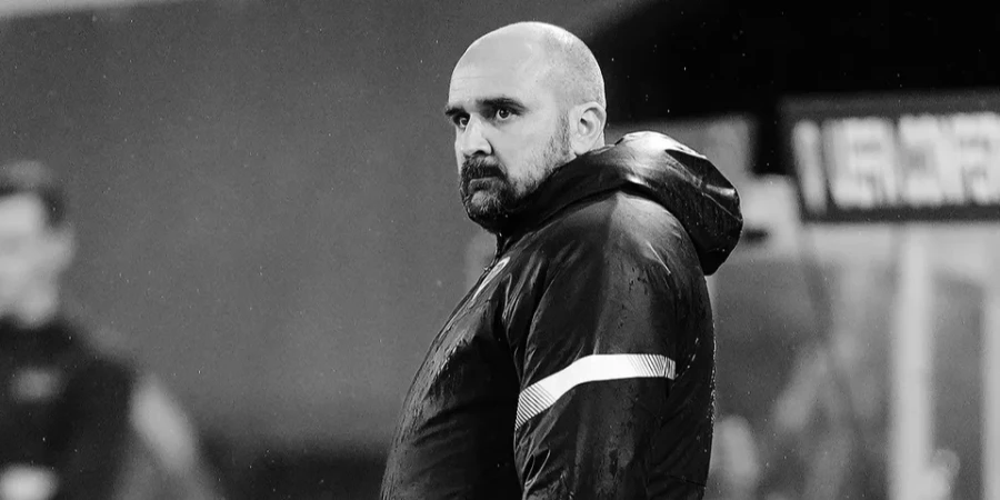 Главный тренер сербского клуба Суперлиги умер во время матча