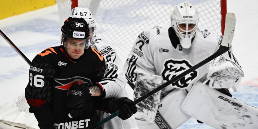 Попавший в громкий секс-скандал экс-игрок «Барыса» добыл победу своему клубу в КХЛ