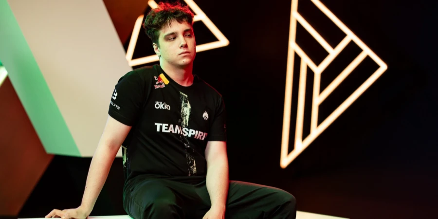 Larl рассказал, кого считает сильнейшим профессиональным игроком из Китая