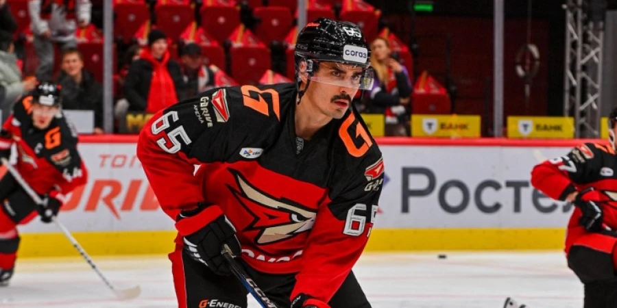 Выгнавший экс-звезд «Барыса» клуб КХЛ урезал зарплату игроку в пять раз