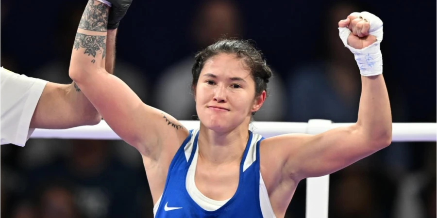 Назым Кызайбай не оставила шансов сопернице и вышла в 1/4 финала