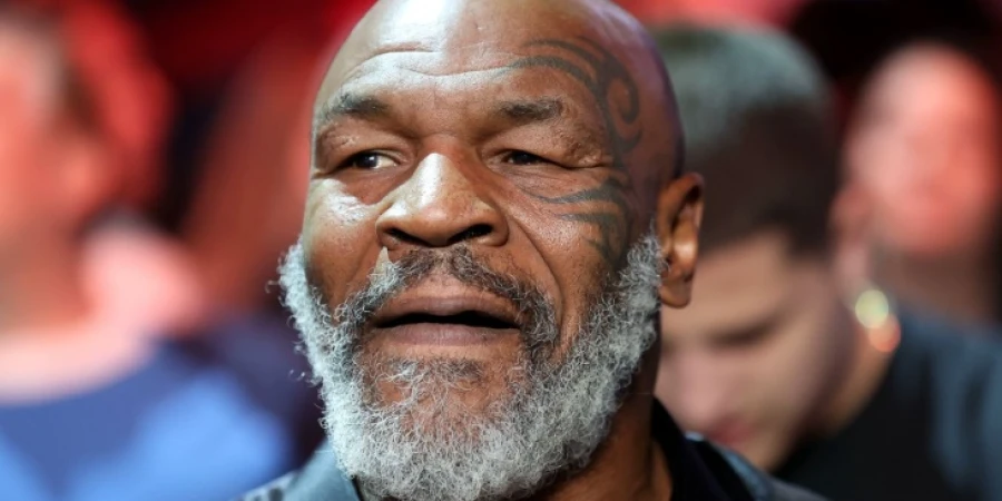 Тайсон заявил о подписанном контракте на бой с Мейвезером