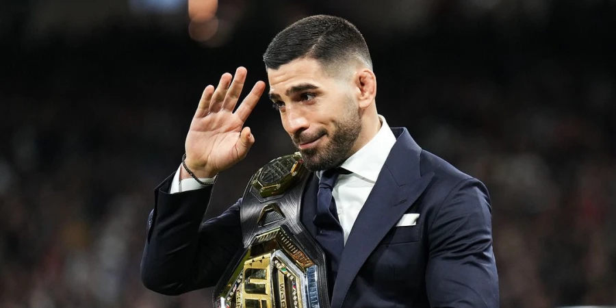 Чемпион UFC Топурия резко оборвал нападки чемпиона из бокса Кроуфорда