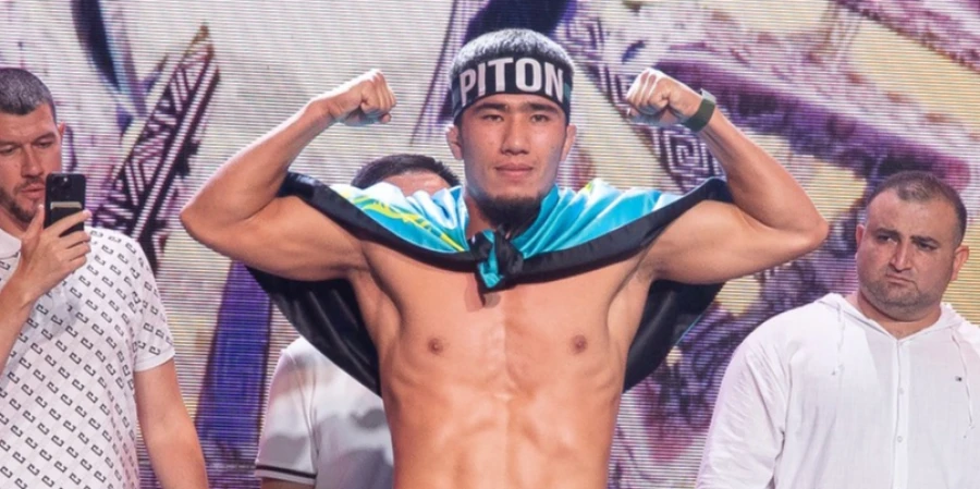Непобедимый «Питон» из Казахстана забил бразильца до крови на OCTAGON 90