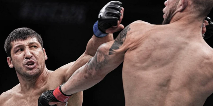 Казахстанский боец обратился к народу после первой победы в UFC