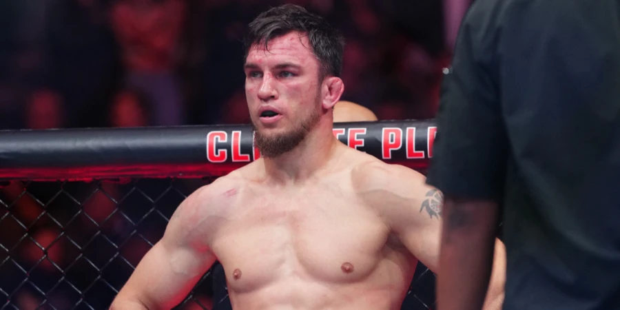 Казахстанский боец нокаутировал соперника в первом раунде на турнире UFC Fight Night 266