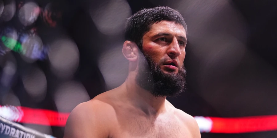 Турнир с участием Чимаева: объявлен главный кард UFC 319