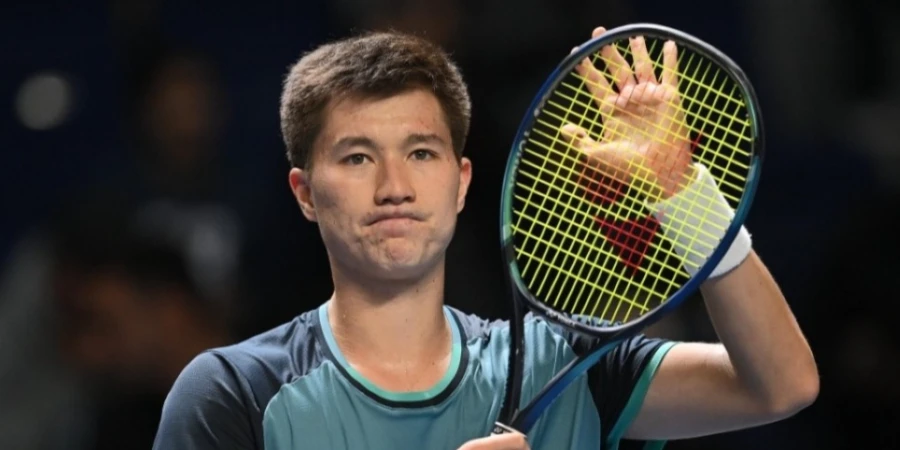 Казахстанский теннисист пробился в четвертьфинал турнира в Мехико