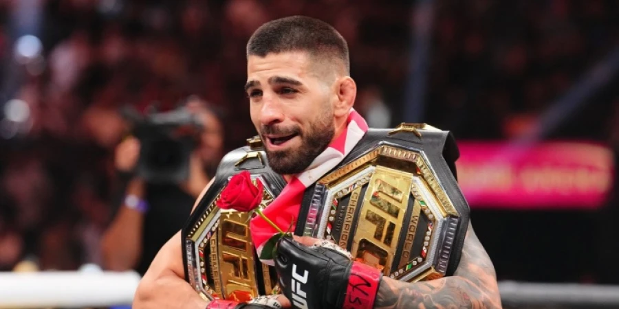 Дебютная защита Топурии в UFC может задержаться из-за крупного контракта