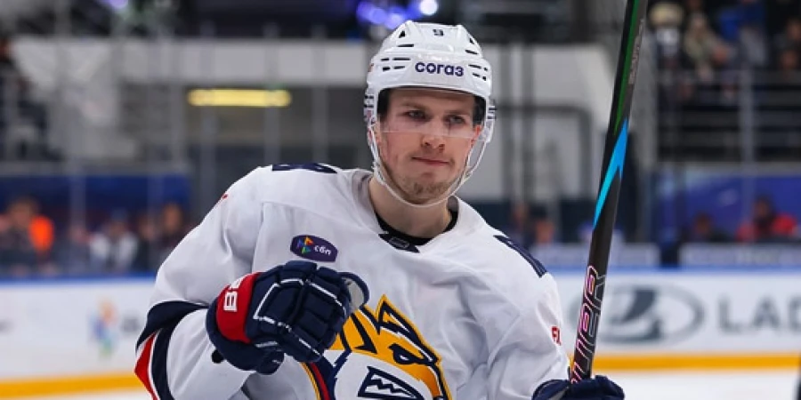 Защитник сборной Казахстана Орехов довершил разгром «Барыса». ВИДЕО