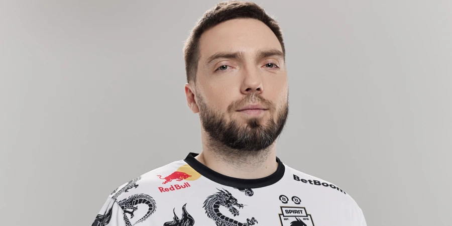 Менеджер Spirit сделал выбор в споре о сильнейшем игроке Dota 2