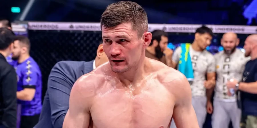 Казахстанский чемпион обвинил в трусости нокаутера из Узбекистана