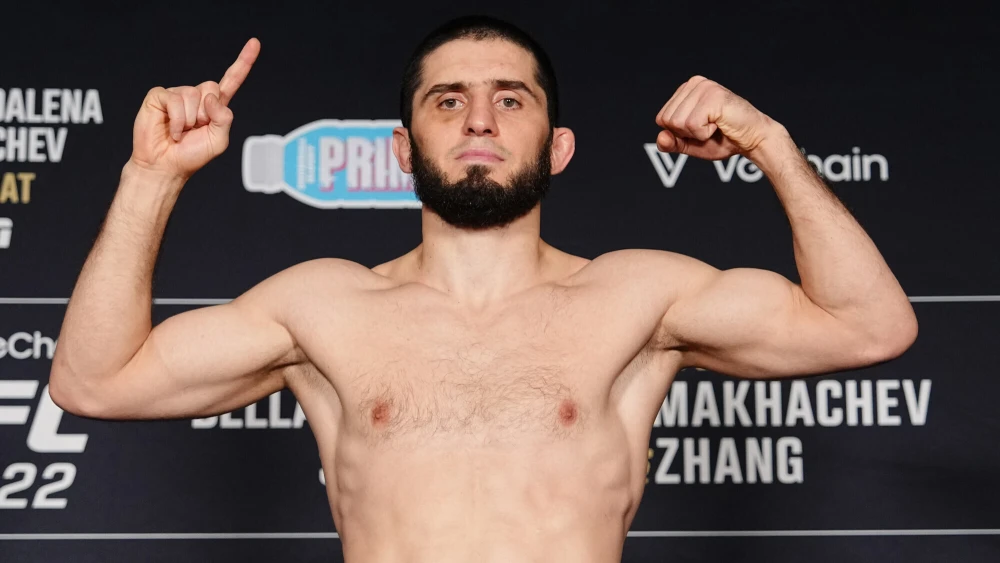 Один чемпион UFC посетовал о срыве боя с другим