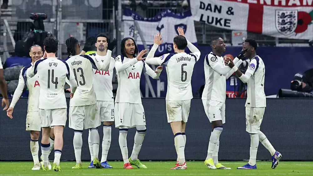 АПЛ-дың топ-клубы футболшылардың жалақысын қысқартуы мүмкін