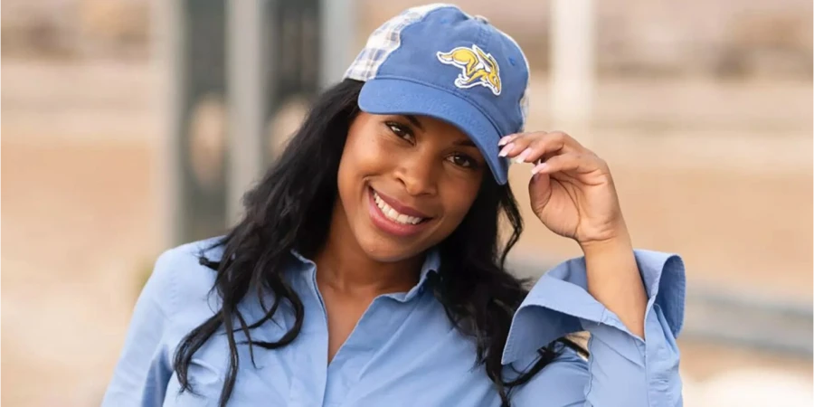 Коучу вменяют использование ресурсов университета для оплаты личных счетов