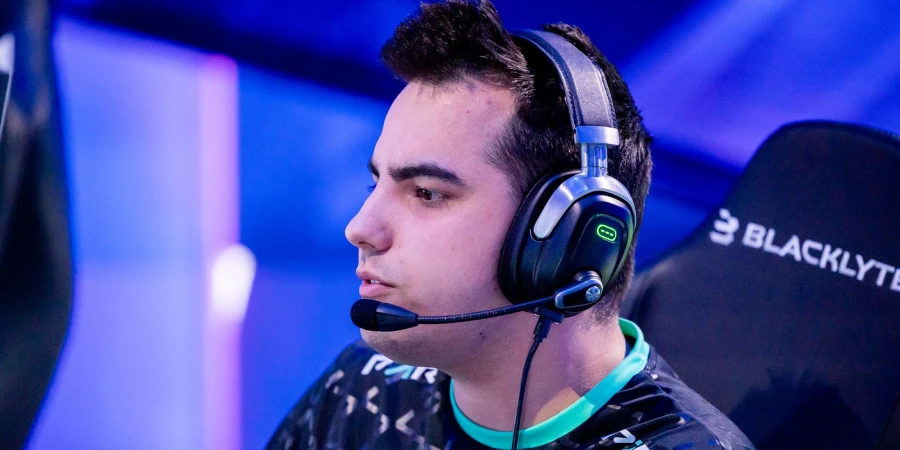 Игрок PARIVISION назвал лучшего оффлейнера в текущей мете в Dota 2