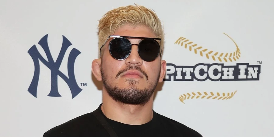 Друг Макгрегора "вступился" за непобедимого бойца