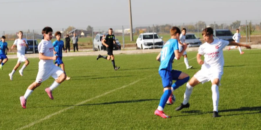 В детском футболе Румынии во время игр идут настоящие побоища