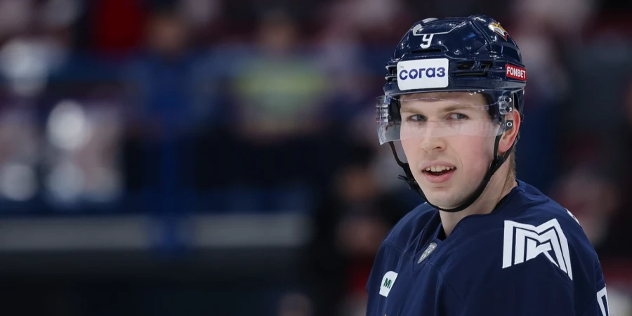 Защитника сборной Казахстана сдал позиции в рейтинге полезности игроков КХЛ