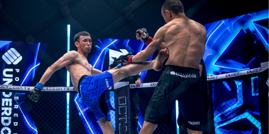 19-летний казахстанец нокаутировал узбекского файтера