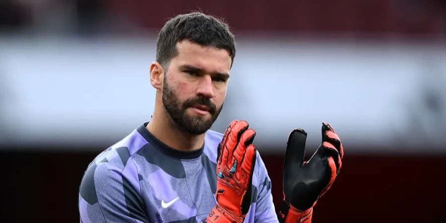 Вратарь «Ливерпуля» выбыл до конца сезона