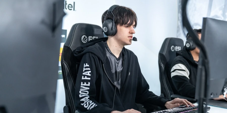 Crystallis пропускает старт PGL Wallachia Season 6 – MOUZ выступит с двумя заменами