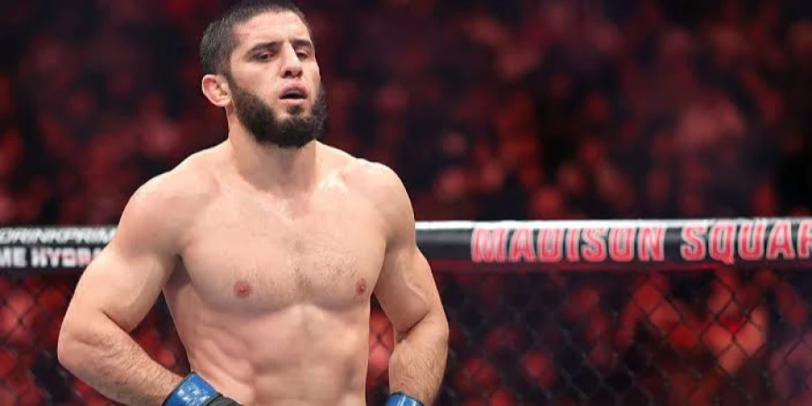 Ислам Махачев успешно прошел взвешивание перед UFC 330