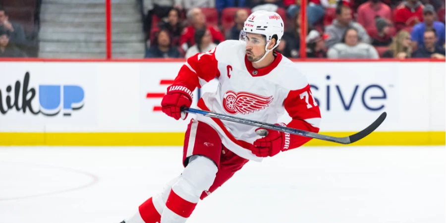 НХЛ. Каролина Харрикейнз — Детройт Ред Уингз.  «Ураганы» зарубятся с олимпийским чемпионом. Прямая трансляция