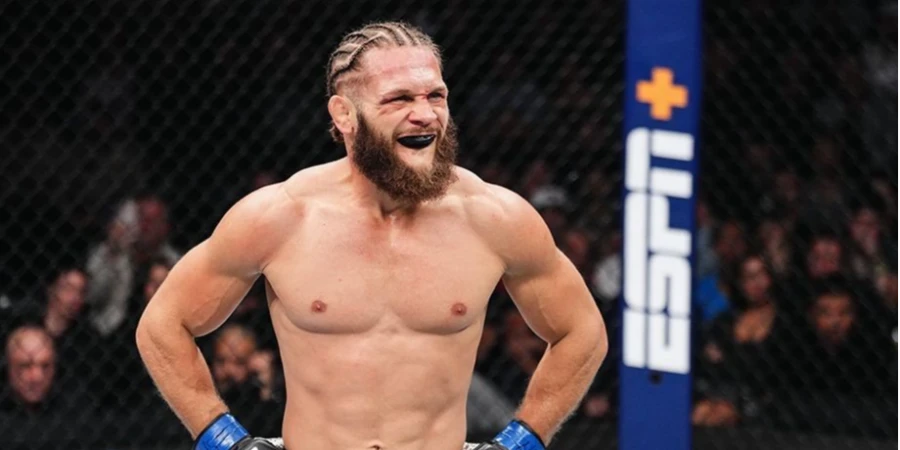 Экс-чемпион UFC высоко оценил выносливость Рафаэля Физиева